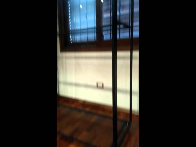 Vídeo relacionado con Yawinhe Perchero de Pared Industrial, Perchero para colgar ropa, 180cm, Colgante de Prendas de Metal Retro Desmontable montado en la Dormitorio, Sala de estar, Cocina, 1-Pack
