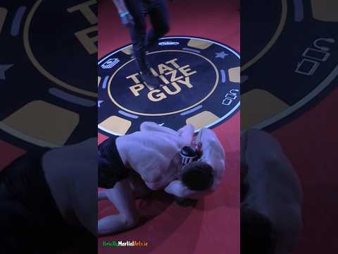 Ruari Burke with the rubber neck 😳