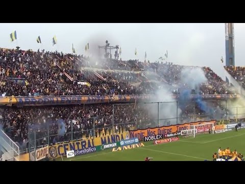 "En Arroyito hay una banda loca" Barra: Los Guerreros &bull; Club: Rosario Central