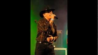 County zanger Lion voice - Give Me Your Heart Tonight ( cover van Shakin' Stevens )