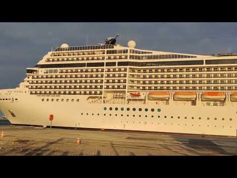 Thumbnail for En images: Le départ du MSC Poesia de Cherbourg le 17 octobre 2025