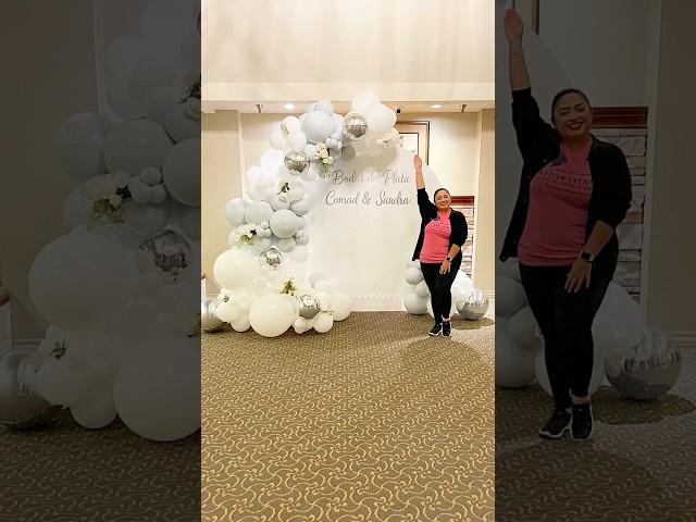 Vídeo relacionado con Decoración Bodas de Plata 25 Aniversario Pancarta 110x80cm Fiesta Matrimonio Regalos 25 Años Photocall Fondo Plateado 30 Globos + Globo Helio Número 25 Homenaje Amor Pareja Celebración Española