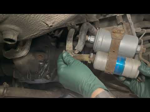 1970s to 80s Mercedes Fuel Delivery System. How Most Look and Repairs Needed.