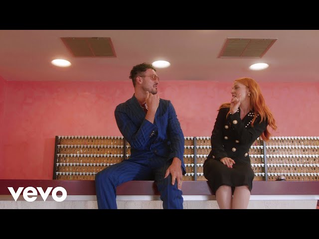 Makumba von Noemi & Carl Brave ((jetzt ansehen))