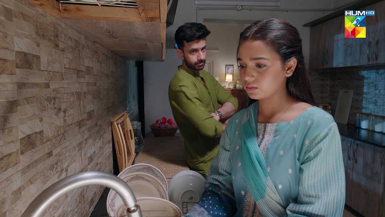 Larki Kis Ke Hayalon Mein Gum Hai..! #daamemohabbat - HUM TV
