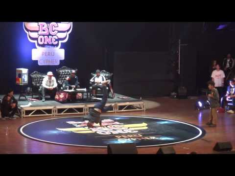 RED BULL BC ONE CYPHER PERU 2015 - BBOY FOURT VS BBOY LIMA 1/4
