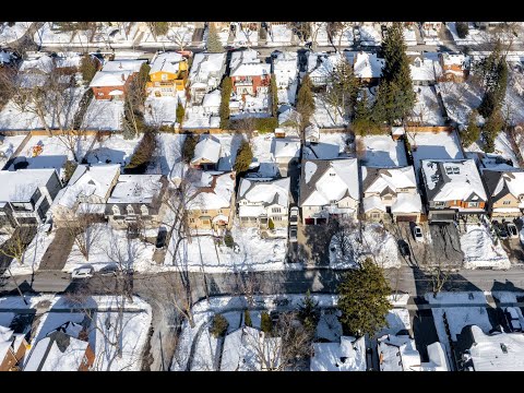 35 Royalavon Crescent, Etobicoke Home for Sale - Real Estate Properties for Sale