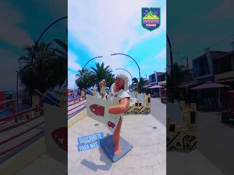 MALECÓN PUERTO MALABRIGO en Ascope La Libertad, Perú, mostrando estatuas de antiguos guerreros