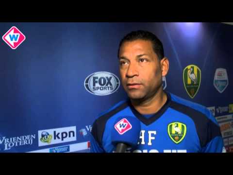 ADO-trainer Henk Fraser blikt vooruit op PEC Zwolle - ADO Den Haag