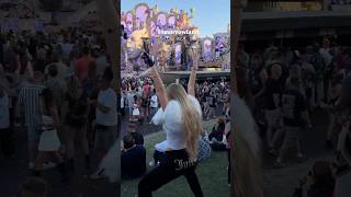 YOU GO GIRL! There's not a code for dancing 🔊🤍✨ #techno #psytrance #tomorrowland #rave