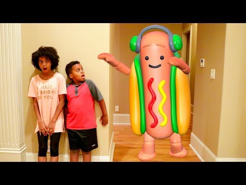 DANCING HOT DOG vs Shiloh and Shasha! - Onyx Kids