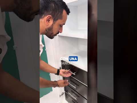 Estoy grabando en Lebrija Santander, toda la publicidad de muebles, el topo