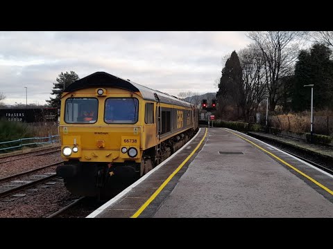 66738 and 73966 arrive at Fort William with The Caledonian Sleeper on Tuesday 28th December 2021.