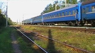 preview picture of video 'Тепловоз ТЭП70 с поездом СПб — Мариуполь'
