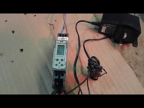 [Elektyczność] Włącznik/Wyłącznik czasowy na szynie DIN 71101 Sangamo Suntracker