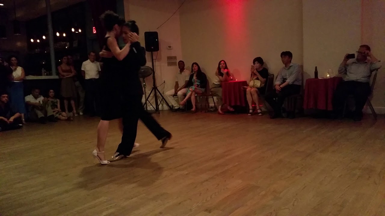 Argentine tango: Maria Elena Ybarra & Naomi Harris - Tabaco