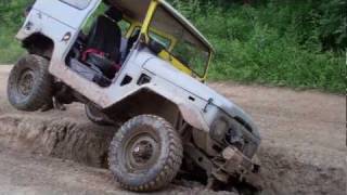 preview picture of video 'Stock 1971 FJ40 stuck @ Wellsville OH'