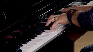 Video thumbnail for Yamaha Clavinova CLP-585 Performance by Kraft Music