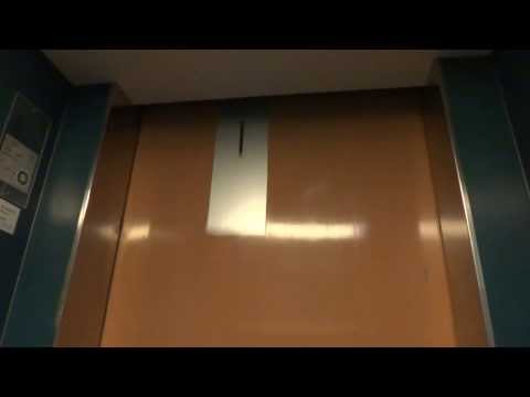 old KONE Traction elevator @ Södra Köpmangatan 29A, Gävle, Sweden.