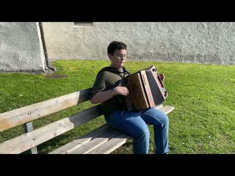 Quetschn-Kevin mit V dolini tihi. Im stillen Tal