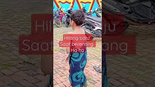 Download lagu pulang berenang ,baju ganti hilang ,he he jadi pulang pakai handuk mp3