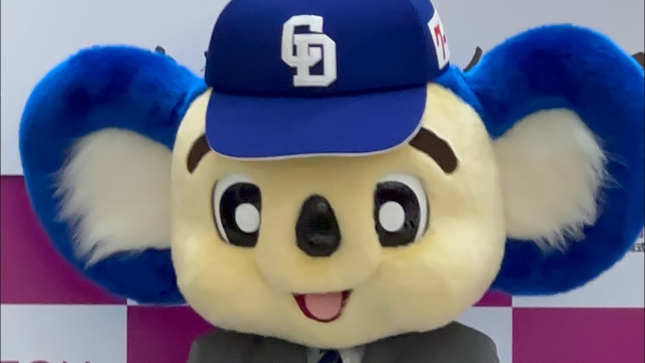 イオン役員の話を聞くドアラ監督の前半