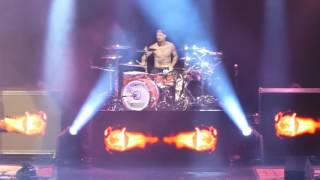 Blink 182 - Brohemian Rhapsody / Dammit (KROQ XMAS, The Forum, Los Angeles CA 12/10/16)