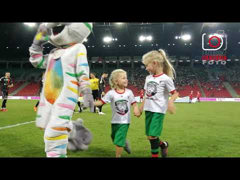 GKSTychy vs Garbarnia Kraków - 22.08 - Drużyny wychodzą na boisko - CracoviaFOTO