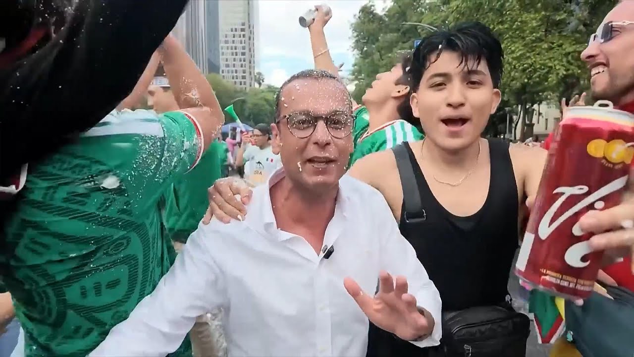 پیروزی تیم مکزیک در جام جهانی با جشن گسترده هواداران همراه شد