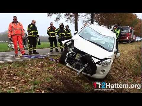 Auto's belanden in sloot bij ongeval Rambonnetweg Wezep - © 112Hattem.org
