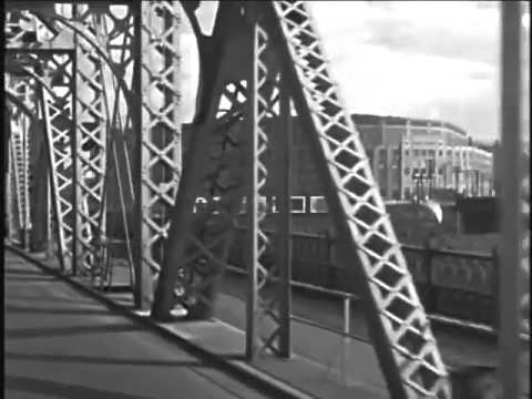 G. Marís / Moving Too Fast