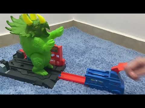 Pista hot wheels triceratops