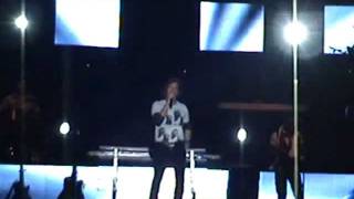 Carlos Baute en concierto , leon . en nuestro aniversario , 6/17