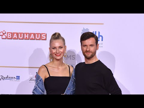 Video Thumbnail: Carolin Niemczyk und Daniel Grunenberg haben geheiratet
