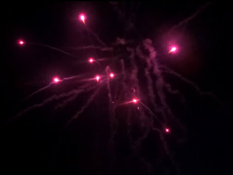 06103 - Splitting Purple - 20 shots - RedWire - Xena Vuurwerk