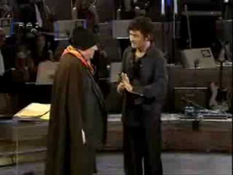 Mario Merola schiaffeggia Fiorello