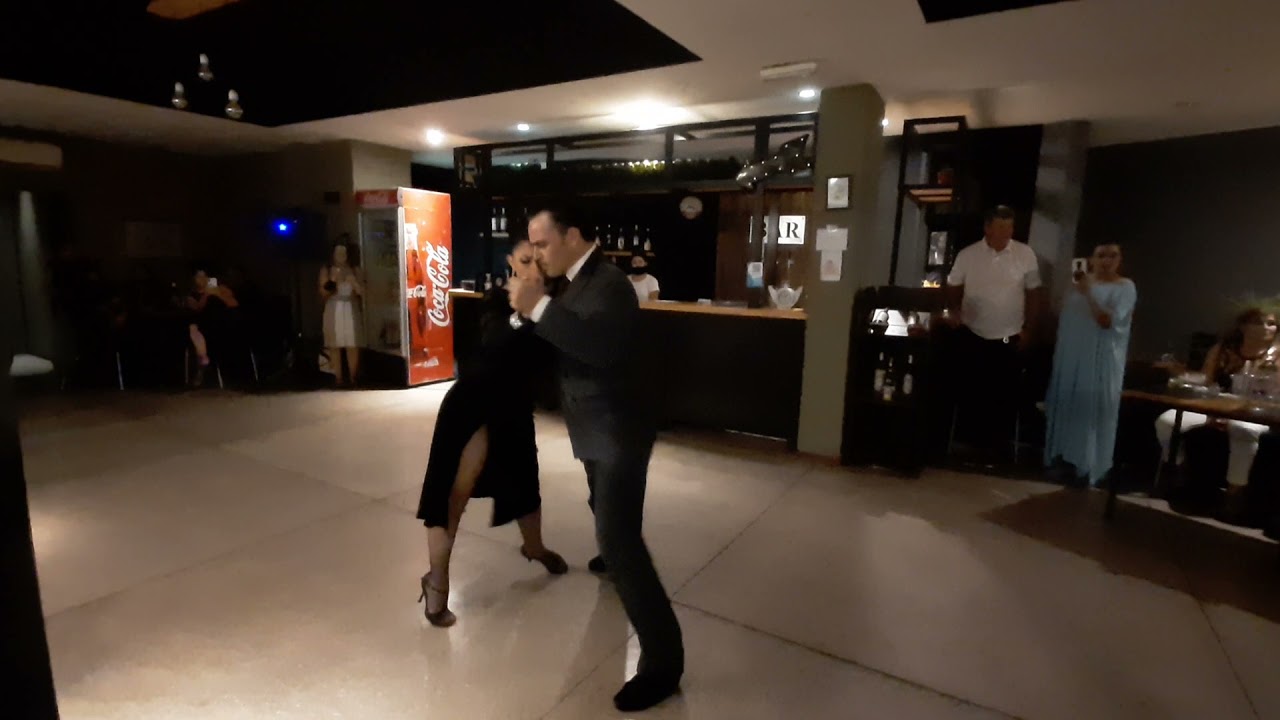 Barbara Ferreyra y Agustín Agnez - Tango "Siete Palabras" Orq. Carlos Disarli