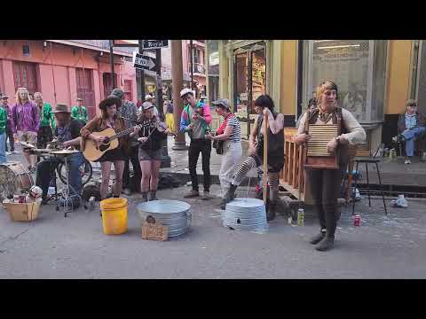 NEW ORLEANS MARDI GRAS 2023 STREET MUSIC - The Ugly Vipers + Tips for Photos 02/19/23