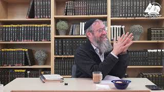 המשך כל הגדול מחברו יצרו גדול | הרב דוד טורנר |אורות הקודש ג' | 12 (ישיבת ברכת יוסף - אלון מורה) - התמונה מוצגת ישירות מתוך אתר האינטרנט יוטיוב. זכויות היוצרים בתמונה שייכות ליוצרה. קישור קרדיט למקור התוכן נמצא בתוך דף הסרטון