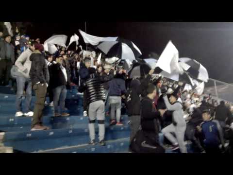 "Hinchada de Danubio en el Parque contra Nacional 2016" Barra: Los Danu Stones &bull; Club: Danubio &bull; País: Uruguay