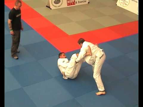 Mike's first fight - Andy Roberts BJJ @ BJJ Kent Open 2008
