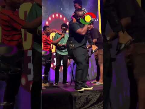 Giovanni Carries Don Little on Stage😂😂