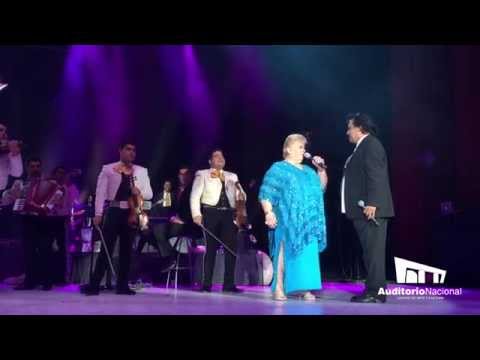 Juan Gabriel comparte escenario con Paquita la del Barrio
