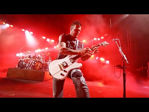 Disturbed - Perfect Insanity [Live From The Take Back Your Life Tour]