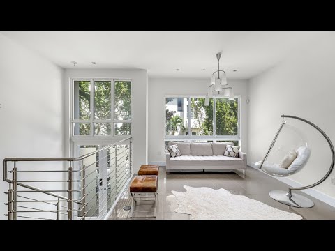 Miami Tri-Level Townhouse Fro Sale in Doral #miamirealestate