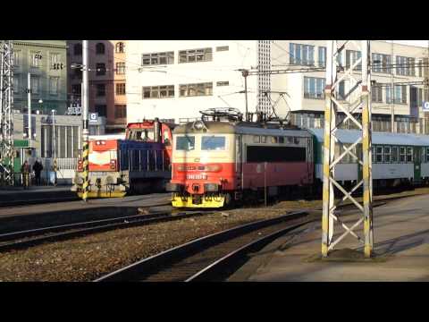 Plecháč, elektrická lokomotiva řady 242 (FHD)