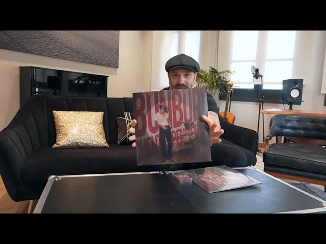 Vídeo relacionado con Cuentas pendientes (Casete) Color Rojo. Edición limitada