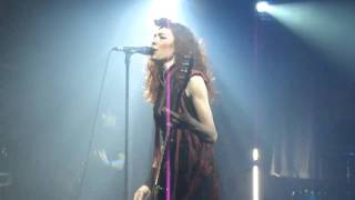Melissa Auf der Maur - &quot;Lightning is my girl&quot; live (HD)