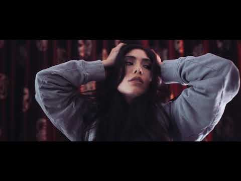 R1 La Esencia & Polimá Westcoast - El Bien Y El Mal (Video Oficial)