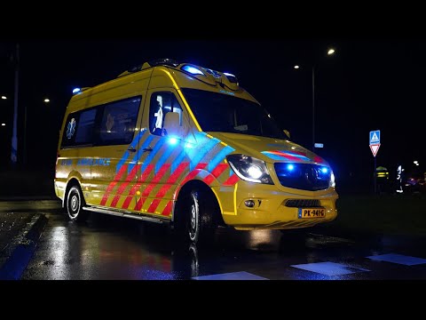 Auto's botsen op rotonde Maatlanden / Bevrijdingsplantsoen Roden